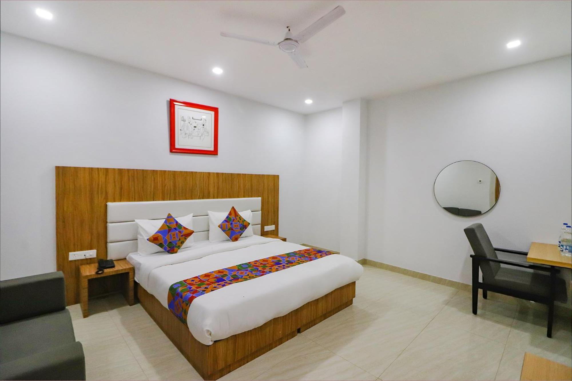 Fabhotel Premium Kashi Варанаси Екстериор снимка