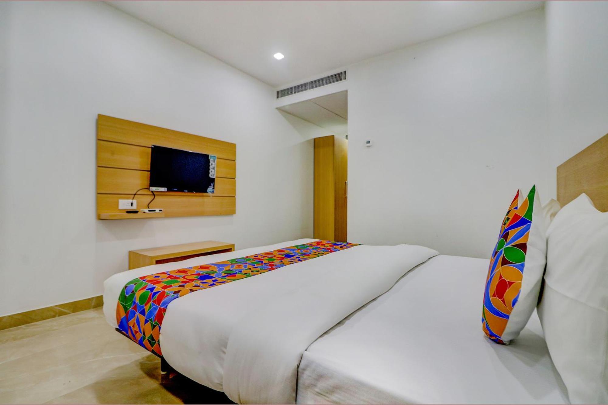 Fabhotel Premium Kashi Варанаси Екстериор снимка