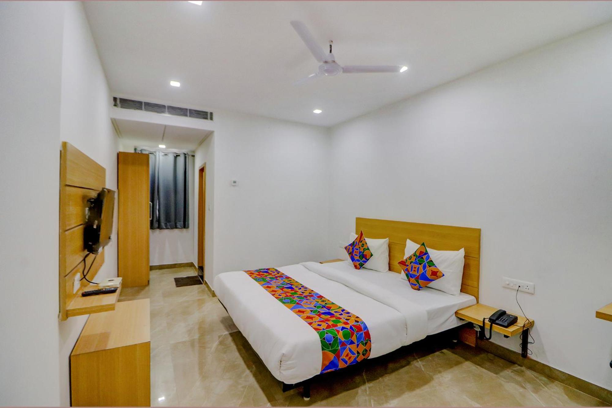 Fabhotel Premium Kashi Варанаси Екстериор снимка