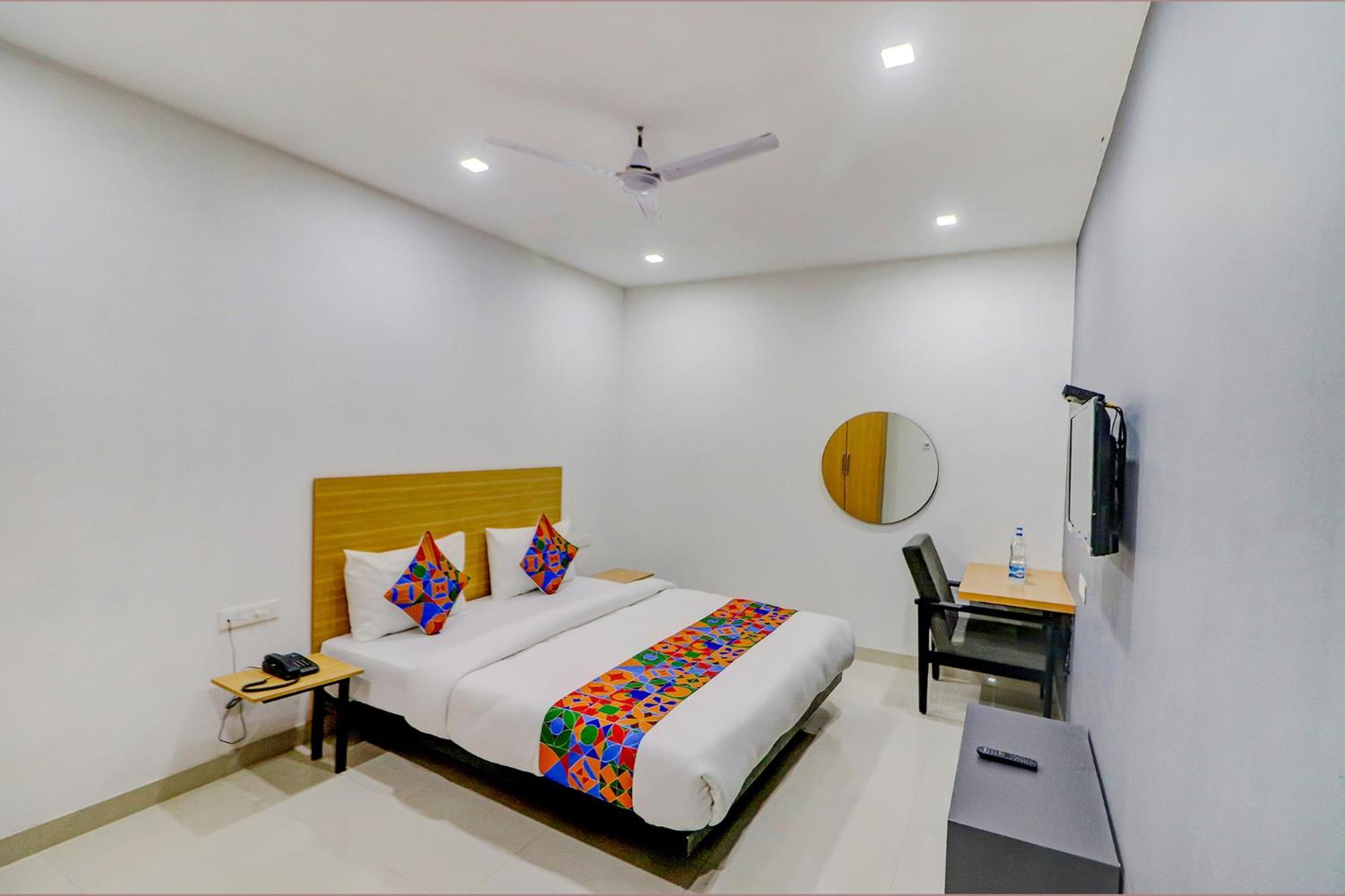 Fabhotel Premium Kashi Варанаси Екстериор снимка